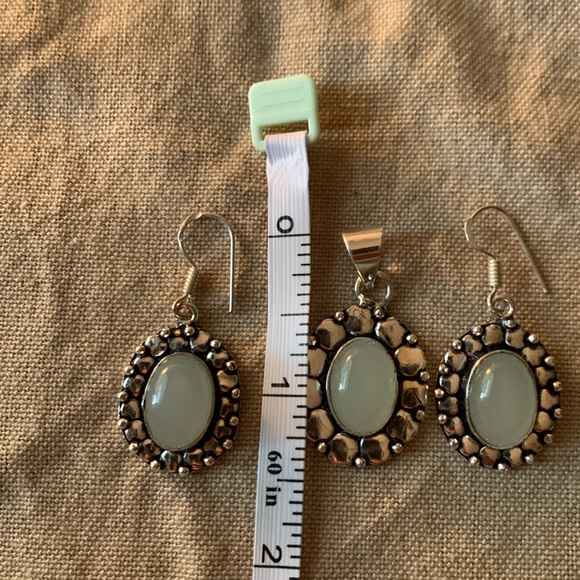 Green Chrysoprase. 925 Sterling silver overlay. - Picture 2 of 4